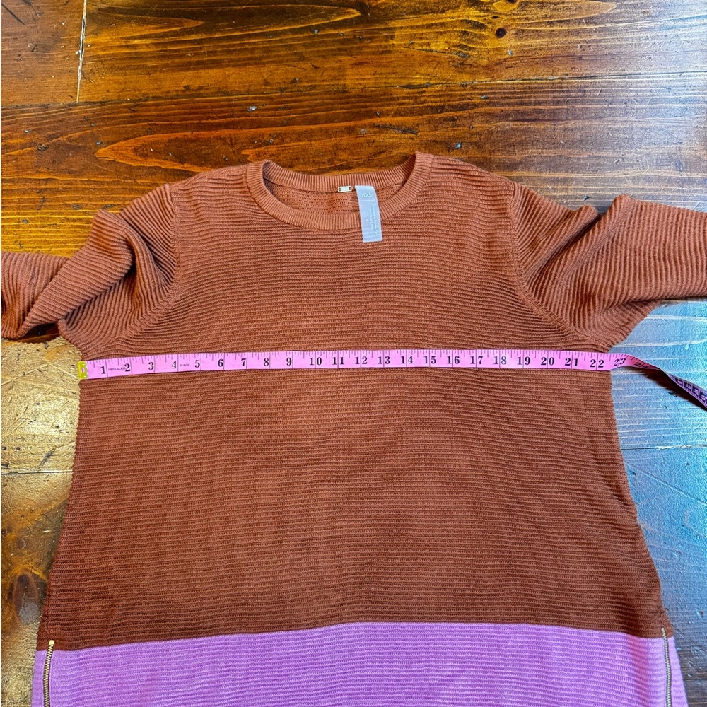 Zuda Eco Vero Color Blocked Sweater w/ Side Seam Zippers. Size Large - Picture 7 of 11